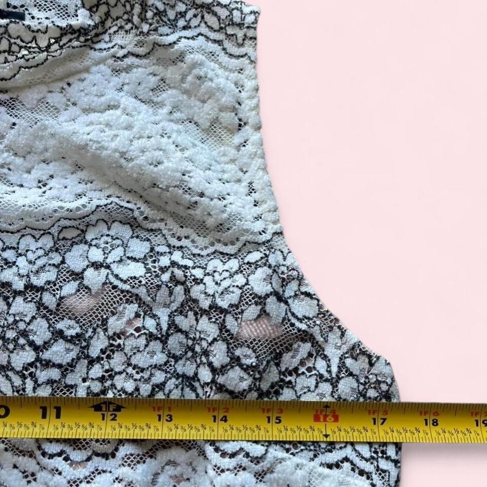 White House Black Market Black White Floral Lace Size 8 Sleeveless Blouse Dainty - Picture 7 of 8